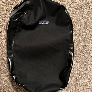 Patagonia Black Hole Cube Large